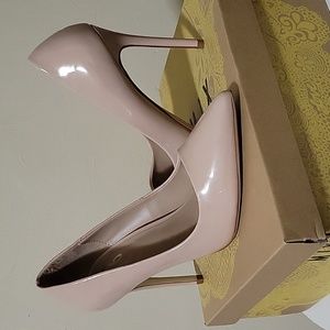 Beige 6 1/2 heels